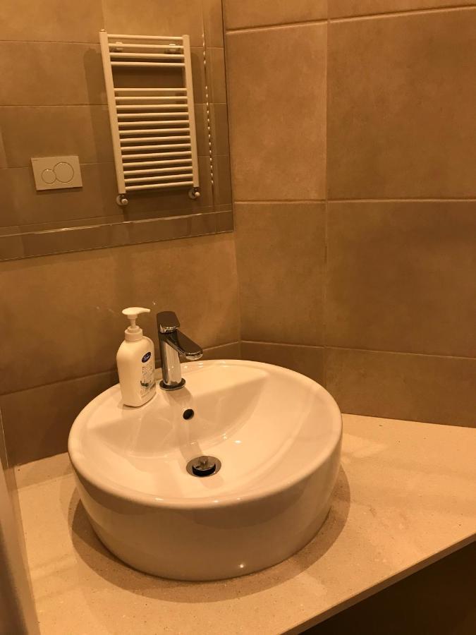 B&B Pellipario Урбино Екстериор снимка